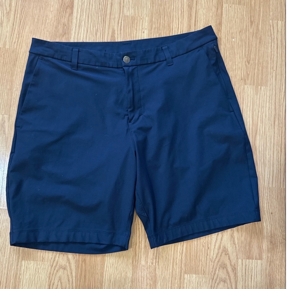 Lululemon Navy Blue Stretch Performance Shorts Men’s 36 Athletic Golf